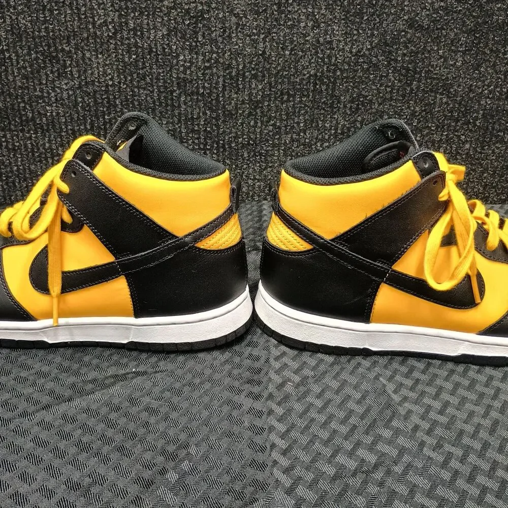 Nike Reverse Goldenrod DD1399-700 Size 10 Mens Used No Box